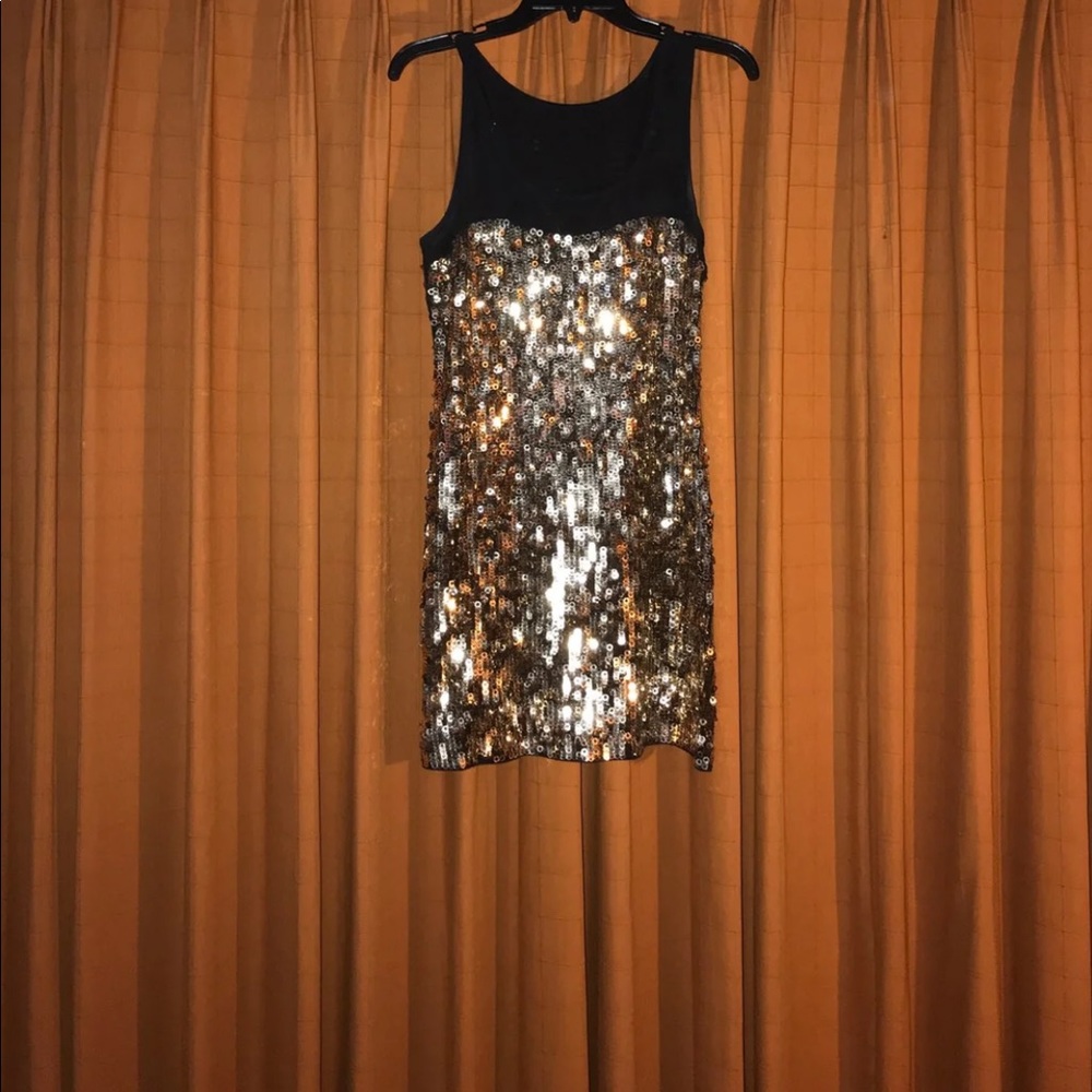 Black and gold sequin express dress